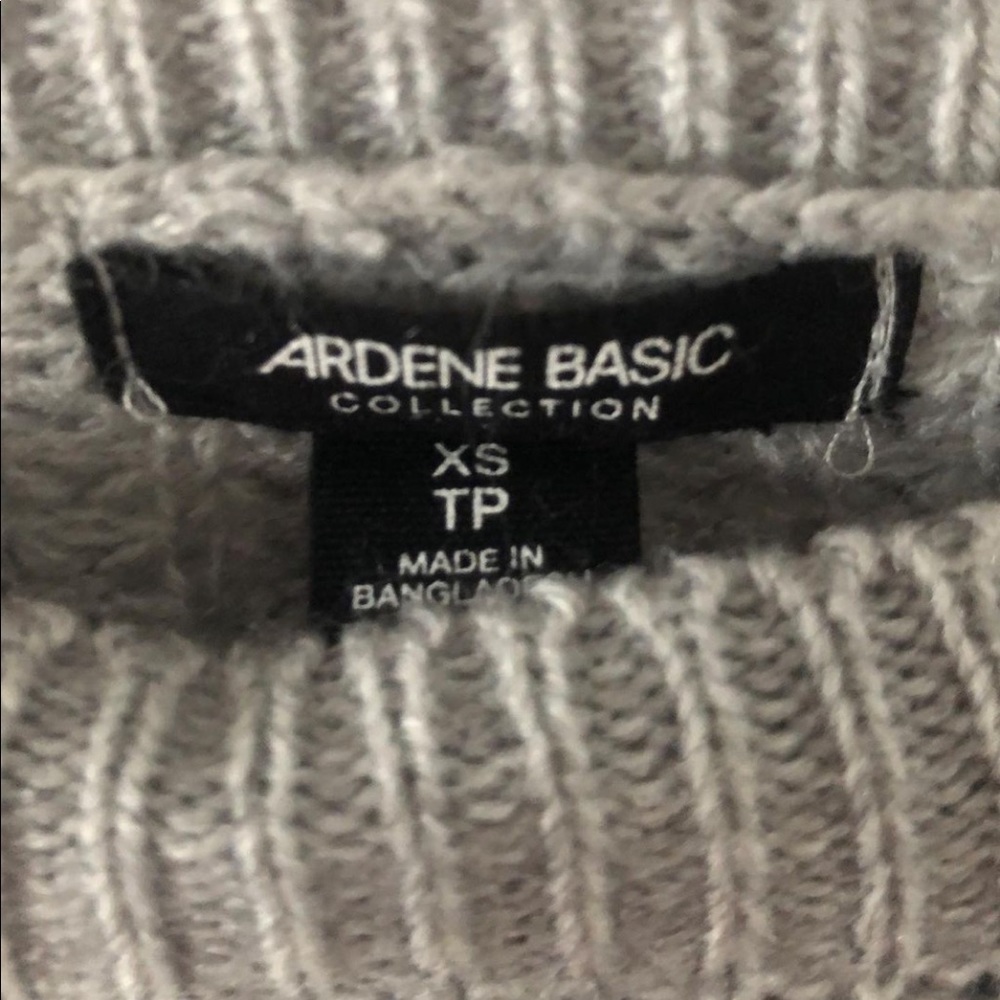 basic gray sweater - Picture 3 of 3